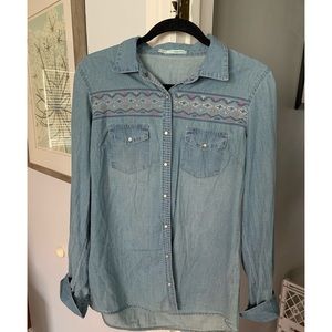 Denim long sleeved shirt